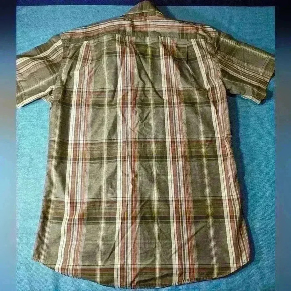 Eddie Bauer Button Down T-shirt -  Size Medium - Picture 3 of 4